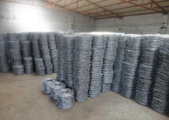 نرده های خاردار سیم دار با روکش PVC 15 سانتی متر برای راه آهن چمن